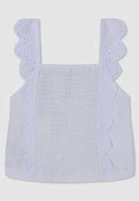 Biała bawełniana bluzka z marszczonym środkiem i falbanym wykończeniem na ramiączkach. Gładka faktura, bez rękawów oraz luźny krój.