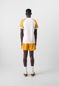 adidas Originals Print T-shirt - off white