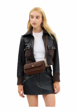 COACH, BROOK FLAP CHAIN BAG - Handbag - b dark chocolate