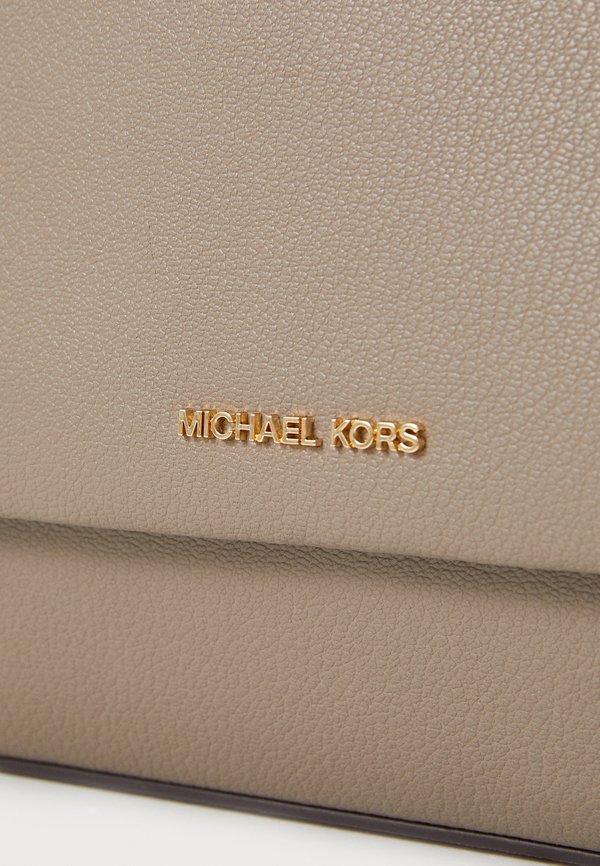 NESSA  MESSENGER - Cross body bag - birch4