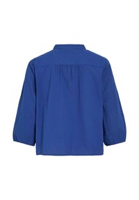 Blusa blu, ampia e morbida, con colletto, maniche a sbuffo a tre quarti e dettagli arricciati sulla parte posteriore. Texture liscia.