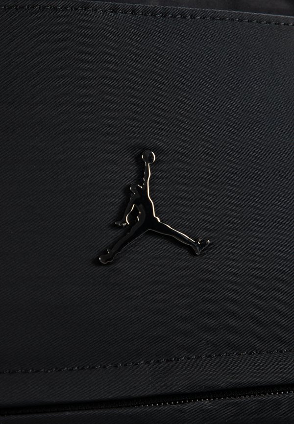 ALPHA DUFFLE - Sports bag2