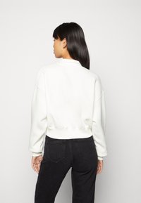 Nike Sportswear CROP - Camisola - sail/black