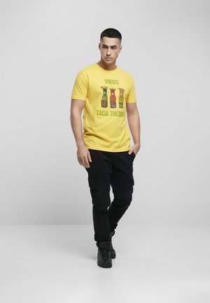 MIGOS TUESDAY TACO  - Print T-shirt - taxi yellow