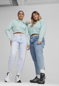 Puma BETTER CLASSICS  - Jersey con capucha - turquoise surf