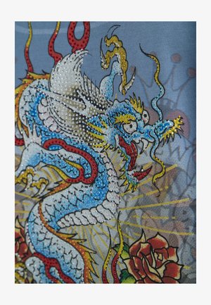 Ed Hardy, MENS DRAGON CITY DIAMANTE GRAPHIC RELAXED T-SHIRT - T-shirt con stampa - blue
