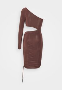 Brun enaxlad klänning gjord av ett glänsande, stretchigt material med en utskuren midja, samlad textur och en justerbar knytning i fållen.