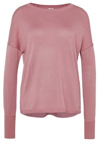 Różowy sweter z długim rękawem wykonany z teksturowanego materiału dzianinowego. Posiada luźny krój z opadającymi ramionami i zaokrąglonym dołem.