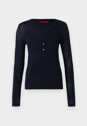 Langärmliges, navyblaues Oberteil aus leichtem Stoff mit V-Ausschnitt und einem Design mit fünf Knöpfen. Glatte Textur ohne Muster.