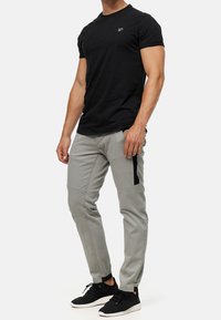 INDICODE JEANS Spodnie materiałowe