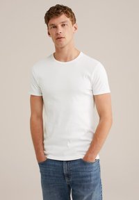 FUNDAMENTALS - Paprasti marškinėliai - white