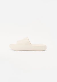 Unselected, sandshell