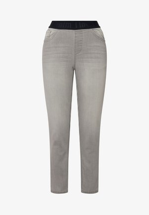 Grå denimbukser med et sort elastisk taljebånd, der har to frontlommer og en lige ben design. Glat tekstur med subtil falming.