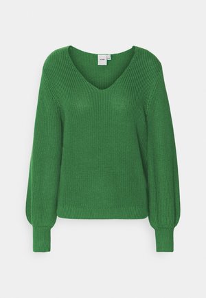 Grüner Strickpullover mit V-Ausschnitt, langen aufgepufften Ärmeln und gerippten Bündchen, präsentiert vor weißem Hintergrund.