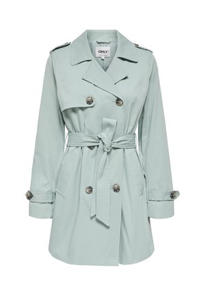 Svetlo modri dvoprsi plašč s pasom za zavezovanje, gumbnimi manšetami, naprstniki na ramenih in dvema sprednjima žepoma.