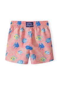 Simshorts i rosa tyg med ett färgglatt fiskmönster. Elastisk midja med etikett. Lätta och lämpliga för vattensporter.