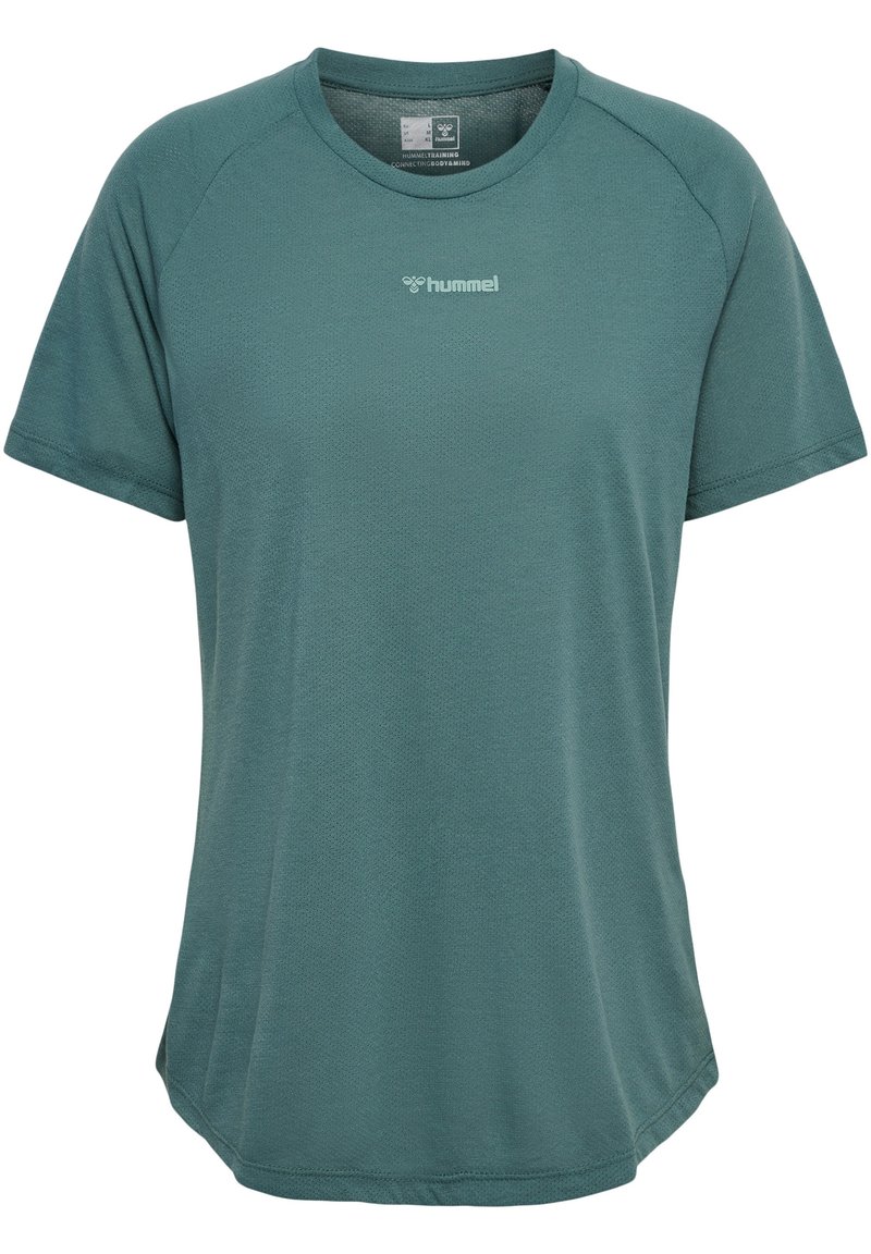 Zelené tričko s krátkým rukávem vyrobené z textura tkaniny. Má kulatý výstřih a zaoblený lem. Bílé logo Hummel na hrudi.