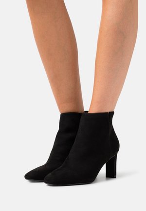 Stivaletti - black