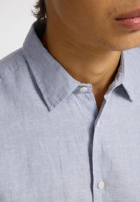 Thumbnail Image 4