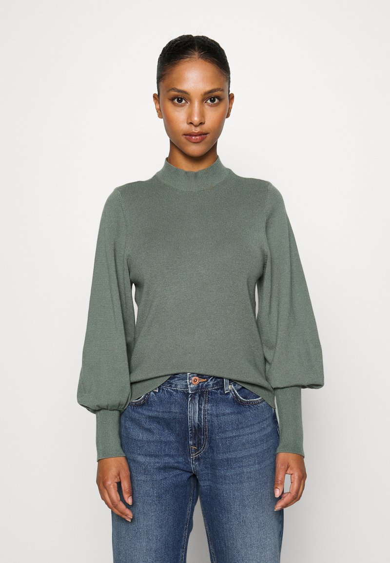 Vero Moda Petite VMHOLLYKARISPUFF Strickpullover green/grün