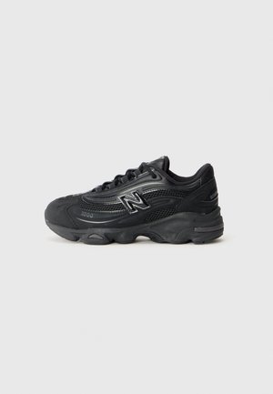 GC1000 - Trainers - black
