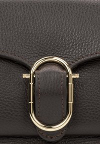 ESTRO Handtas - dark brown