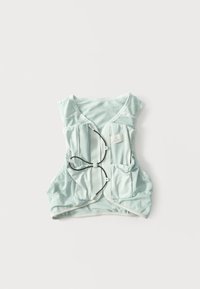 Neizbrano, silver-coloured