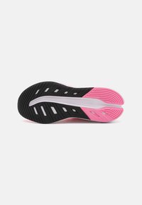 adidas Performance QUESTAR 3  - Silniční běžecké boty - lucid pink/ivory/powder coral