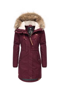 Bordowy płaszcz parka z kapturem wyłożonym futrem i wnętrzem z polaru, wyposażony w ściągacz w talii, zapięcie na zamek i przednie kieszenie.