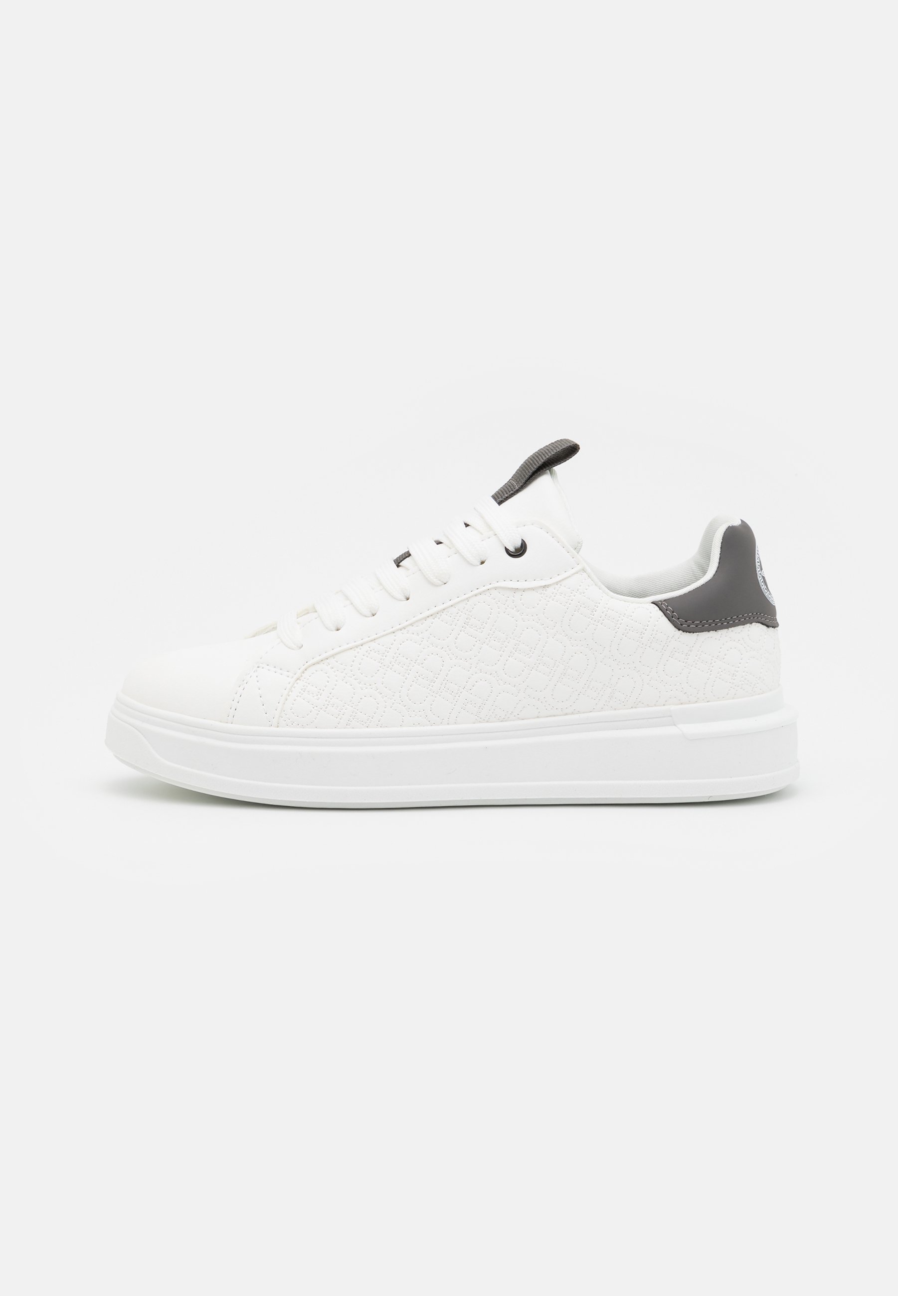 river island sneakers wit