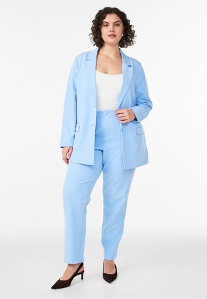Zizzi, MIT TASCHEN UND GERADEM BEINVERLAUF - Pantalon classique - open air