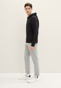 TOM TAILOR DENIM Nohavice - grey white mini houndstooth