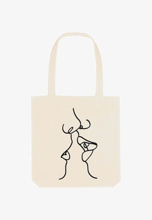 Beige totebag met een zwarte continue lijntekening van twee gezichten die kussen, met een minimalistische stijl die neuzen en lippen toont.