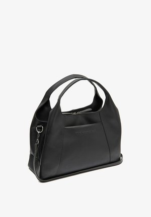 Borsa a mano in pelle nera con doppi manici, scomparto principale con cerniera e nome del marchio discretamente impresso sulla tasca frontale.