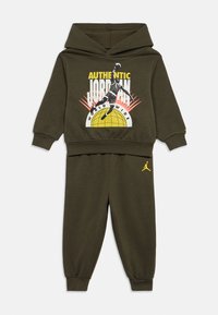 Δεν επιλέχθηκε, khaki