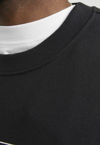 Jack & Jones Pusa - black