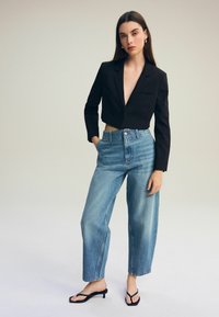 Next Blejzr - black