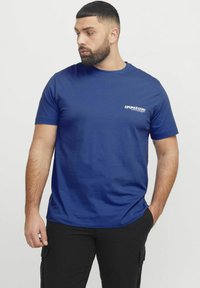 Jack & Jones JCOUNION BACK PRINT TEE CREW - Marškinėliai su spaudiniu - beaucoup blue