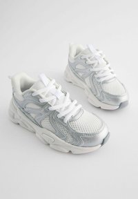 Next CHUNKY biały