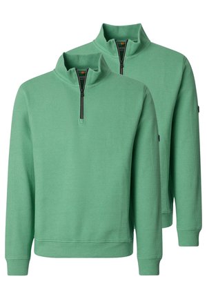 To grønne sweatshirts med kvart-lynlås, ribstrikkede ærme-ender og kraver, vist forfra og bagfra på en hvid baggrund.