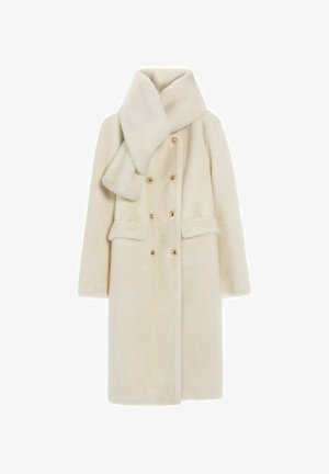 Kremowy, dwurzędowy płaszcz z miękkiego, puszystego materiału. Wyposażony w złote guziki, duży kołnierz i przednie kieszenie. Dopasowany krój, długość do kolan.
