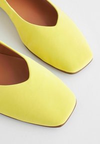 Next SIGNATURE CUT STANDARD - Klasické baleríny  - lime green