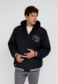 RESPECT DETACHABLE HOOD AND FRONT POCKETS - Winter jacket - black