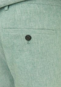 Thumbnail Image 8