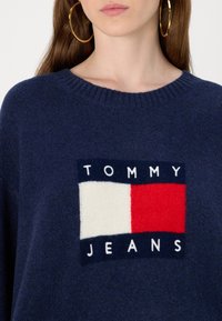 Tommy Jeans FLAG MELANGE DRESS - Jumper dress - dark night navy melange