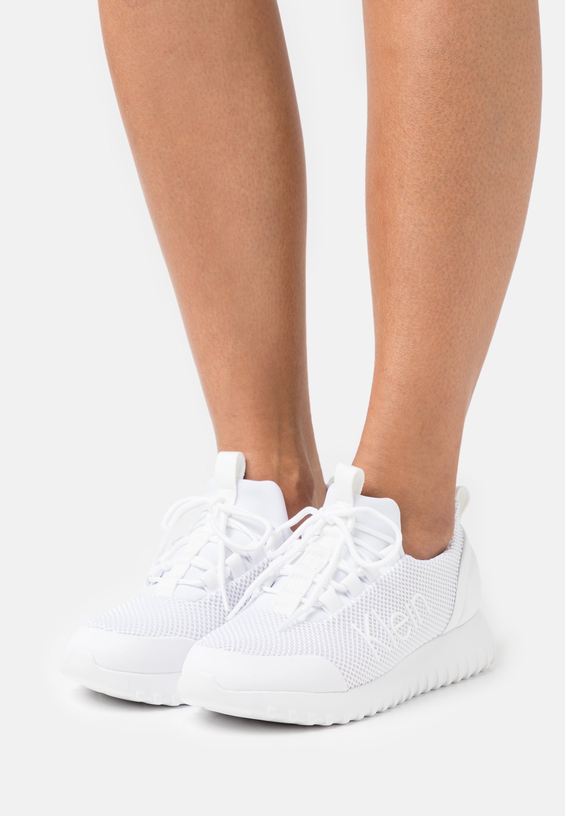 baskets runner sneaker lace up 0086 black bright white