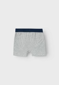 Grå bomull boxer shorts med et marineblått elastisk liv, med en tettsittende design og jevn tekstur, ingen synlige mønstre eller aksenter.