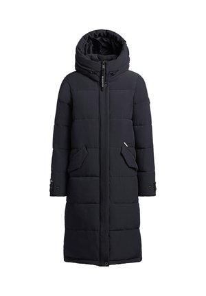 Melna pūķa mēteli ar kapuci, ar rāvējslēdzēja aizdari, divām sānu kabatām un garu, taisnu siluetu ar kviltētu tekstūru.