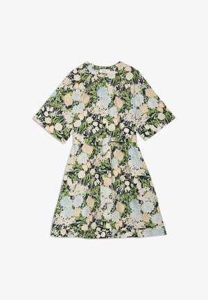 Blomstret kjole med grønne, beige og blå blomster, korte ærmer, rund hals, bælte i taljen og A-linje silhuet.