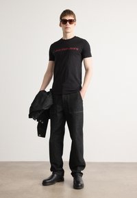 Thumbnail Image 3